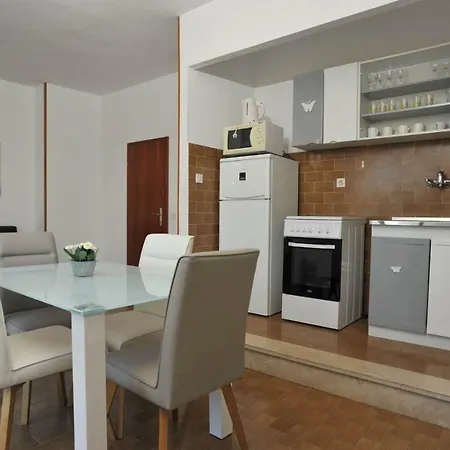 Jerko Apartment Sutivan